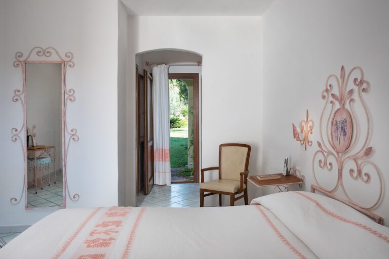 hotel Airone with swimming pool for your holiday in Sardinia