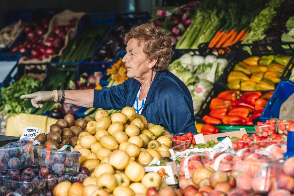 fruit market in Chianti